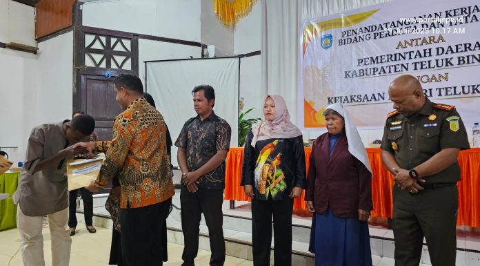 Hasil Pendampingan Hukum Kolaborasi Kejaksaan dan Pemda Bintuni, 300 Anak Yatim Terima Dokumen Kependudukan