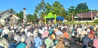 Shalat Ied di Babo, Wabup JL Naik Mimbar Sampaikan Khutbah