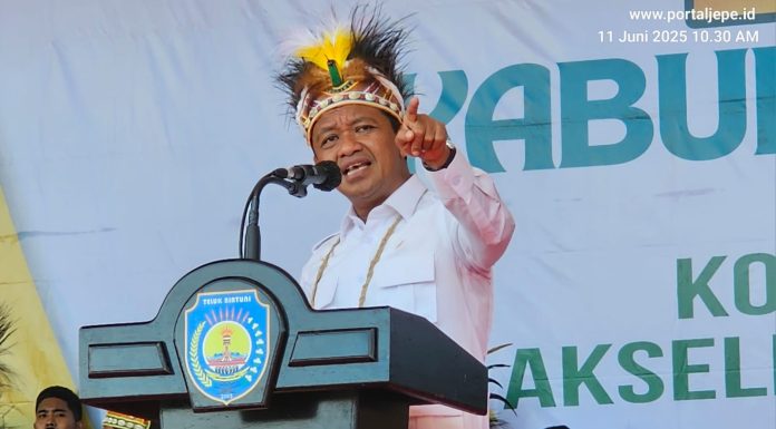 Janji Menteri Bahlil di HUT ke 22 Teluk Bintuni, Penambahan DBH Migas di Akhir 2027