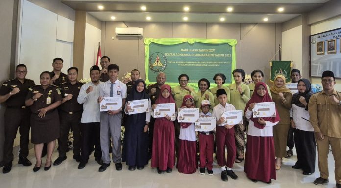 Momentum HUT ke-25 IAD, Kajari Teluk Bintuni Ingatkan Soal Budaya Hedonisme