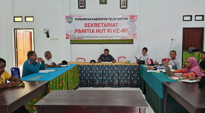 Semarakkan Hari Kemerdekaan ke 80 RI, Bupati Teluk Bintuni Minta OPD Adu Skill di Lomba Badminton