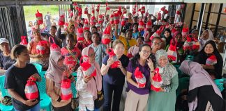 Puluhan Mama Papua Antusias Ikuti Festival Rajut Noken Yayasan Phapeda Teluk Bintuni