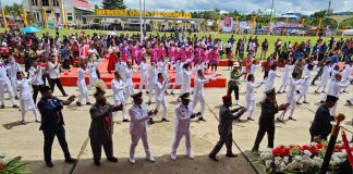 Demam Tabola Bale, Bupati dan Wakil Bupati Teluk Bintuni Flashmob Bareng Paskibraka