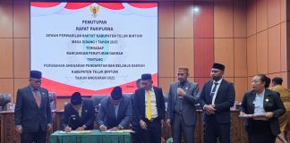 Menjelang Tengah Malam, Perubahan APBD Tahun 2025 Teluk Bintuni Ditetapkan Rp3.020.673.174.952