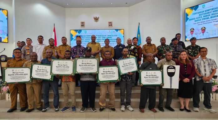 Makmur ! Tujuh Marga Suku Sumuri Teluk Bintuni Terima Kompensasi Hak Ulayat Rp 96,7 Miliar