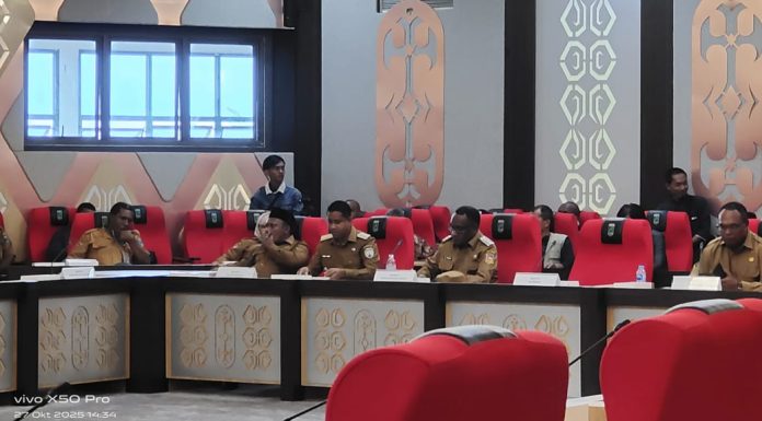 Bupati Anisto: Lulusan P2TIM Belum Terserap Optimal di Industri Migas Teluk Bintuni