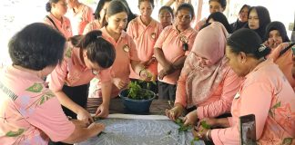 Semarakkan Hari Jadi ke 26 Tahun, Pengurus DWP Teluk Bintuni Gelar Pelatihan Ecoprinting