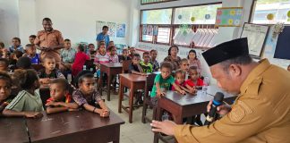 Pemda Teluk Bintuni Selamatkan Pendidikan Ratusan Anak Terdampak Konflik KKB Moskona