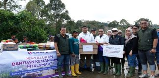 Menembus Pelosok Sumatera, Karyawan XLSMART Rangkul Korban Banjir dan Longsor