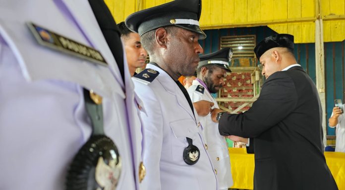 Lantik 20 Kepala Kampung di Dataran Moskona, Bupati Anisto; Jabatan ini Bukan Hak Pribadi
