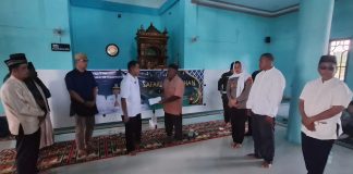 Safari Ramadhan ke Distrik Babo, Bupati Yohanis Manibuy Serahkan Bantuan Operasional Masjid