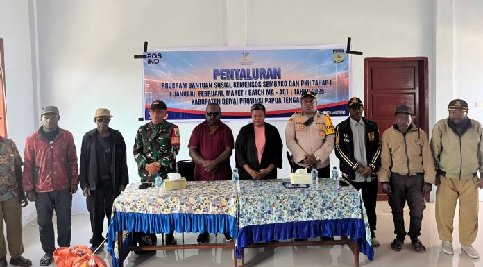 Dinsos Deiyai Salurkan Bantuan Sembako dan PKH Tahap I 2026, Bupati Tekankan Pendataan Tepat Sasaran