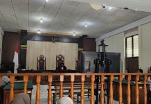 Praperadilan Yan Warinussy Ditolak Hakim, Perkara Cabul di Polres Teluk Bintuni Berlanjut