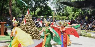 Melestarikan Tradisi Jawa, Solo Safari Hadirkan Gunungan Ketupat di Program Safari Raya Festive
