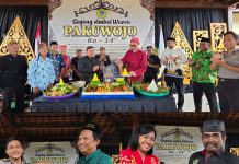 Perayaan HUT ke 14 Pakuwojo Bintuni Berlangsung Semarak, Pendopo Awarepi Penuh Sesak