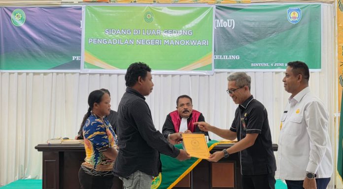 Permudah Akses Hukum Warga, Pemda Teluk Bintuni Teken MoU dengan Pengadilan Negeri Manokwari