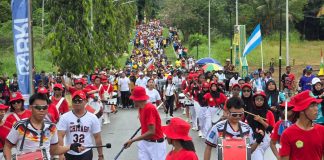 Atribut Piala Dunia ke-23 Semarakkan Jalan Sehat HUT ke-23 Kabupaten Teluk Bintuni