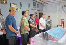 Mantan Ketua DPRK Teluk Bintuni Meninggal Dunia, Bupati Anisto Ajak Pimpinan OPD Melayat