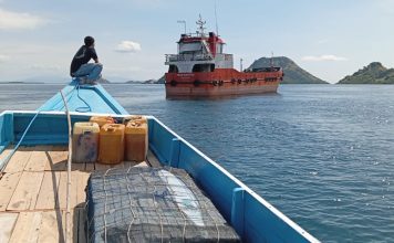Usai Jadi Bukti Kejahatan, Kapal SPOB Sisar Matiti Dikembalikan ke Perusda Bintuni Maju Mandiri
