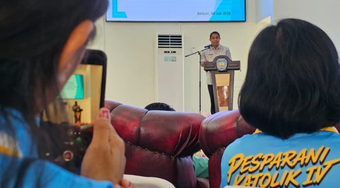 Bupati Anisto Ajak Panitia Pesparani IV Pabar dan Masyarakat Teluk Bintuni Menjadi Tuan dan Nyonya yang Baik