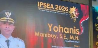 Bupati Yohanis Manibuy Terima Penghargaan Pemimpin Daerah Terbaik IPSEA 2026