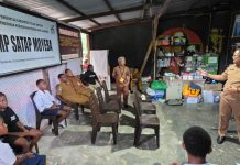 Hanya Dapat 6 Siswa Baru, SMP SATAP Moyeba Teluk Bintuni Lakukan MPLS di Kelas Darurat
