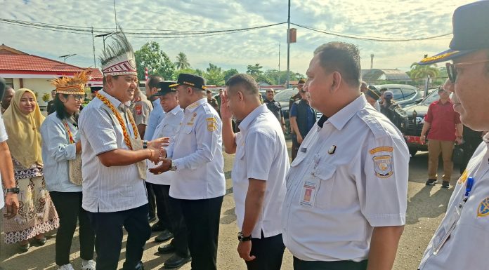 Istimewa, Bupati Teluk Bintuni Dipilih untuk Sambut Kedatangan Kajati Baru di Manokwari