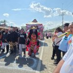 Dipimpin Ketua Wagiman, Penampilan Karnaval Pakuwojo Menghibur Masyarakat Bintuni