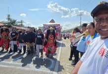 Dipimpin Ketua Wagiman, Penampilan Karnaval Pakuwojo Menghibur Masyarakat Bintuni