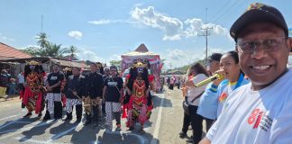 Dipimpin Ketua Wagiman, Penampilan Karnaval Pakuwojo Menghibur Masyarakat Bintuni