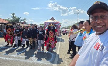 Dipimpin Ketua Wagiman, Penampilan Karnaval Pakuwojo Menghibur Masyarakat Bintuni