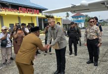 Disambut Wabup Joko Lingara, Perwira Tinggi Mabes TNI Kunjungi Kampung Banjar Ausoy