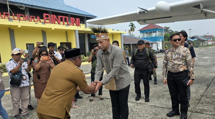 Disambut Wabup Joko Lingara, Perwira Tinggi Mabes TNI Kunjungi Kampung Banjar Ausoy