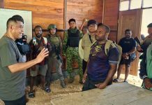 Persiapan Pemulangan Pengungsi Moskona, Bupati Anisto Akan Rehab Rumah Penduduk dan Fasilitas Kampung