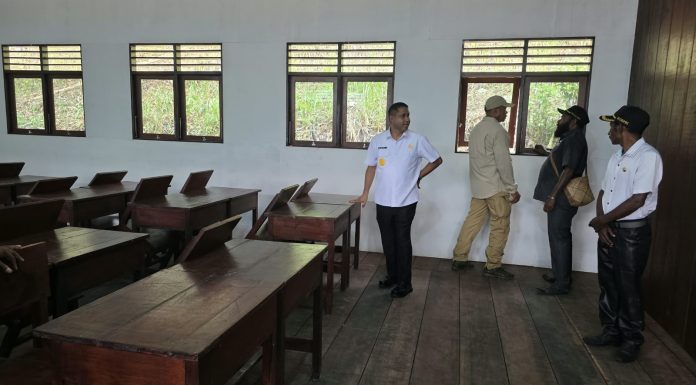 Dibangun dengan Dana Otsus, Empat RKB SD YPK Yakati di Resmikan Bupati Yohanis Manibuy