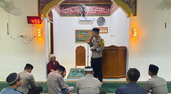 Subuh Keliling di Masjid Babussalam Nusantara, Kapolres Teluk Bintuni Ajak Warga Jaga Kamtibmas