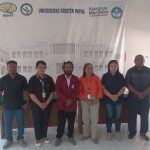 Mahasiswa MSP UKiP Sorong Elison Walianggen Teliti Indeks Kebersihan Pantai Suprau